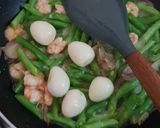 Foto langkah ke 3 dari resep Tumis Buncis Udang Telur Puyuh.
