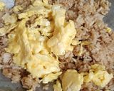 Foto langkah ke 4 dari resep Nasi Goreng Telur.