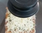 A picture of step 7 of Garlic and Cheese Bread Toast.