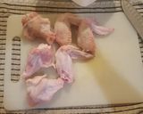 Foto langkah ke 1 dari resep Salt & Pepper Chicken Wings.