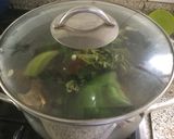 Foto del paso 5 de la receta: Consomé de pollo tostado