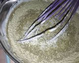 A picture of step 6 of Sig's Goats Cheese Cake with Matcha.