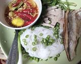 รูปขั้นตอนการทำที่ 6 ของ ขนมจีนน้ำยำหมูยอปลาช่อนย่าง