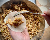 Foto del paso 5 de la receta: Gyozas de capón