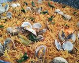 Foto del paso 20 de la receta: "Fideus rossos amb escupinyas" (Fideos dorados con berberechos)