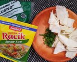 Foto langkah ke 1 dari resep Sop Ayam Bakso Kusno.