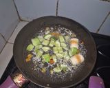 Foto langkah ke 4 dari resep Timun Kuah Khas Bangka Mirip Sop Plus Chikuwa Biar Agak Jepang Super Simpel Satset.