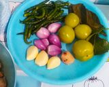 Foto langkah ke 2 dari resep Ikan Asin Jambal, lenca dan Pete Cabe Ijo.