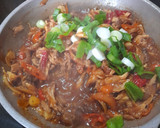 Foto langkah ke 4 dari resep Gongso Ayam Suwir.