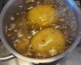 A picture of step 1 of Stringbeans with vegan balls and Blackwell sauce.
