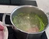 A picture of step 1 of Oxtail Soup Thai style with Herbs.