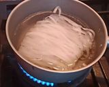 Foto langkah ke 1 dari resep Kwetiaw Goreng Sosis.