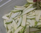 Foto langkah ke 1 dari resep Manisan Mangga.