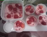 Foto langkah ke 5 dari resep Puding strawberry.