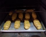 Foto langkah ke 6 dari resep Roti Manis Isi Pisang Coklat.
