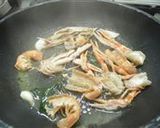 Foto del passaggio 2 della ricetta Linguine alla crema di scampi