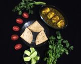 A picture of step 9 of Egg Hara Masala.