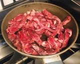 Foto del paso 1 de la receta: Ñoquis con especial salsa de champiñones y carne