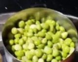 A picture of step 1 of Methi Lilva Subji.