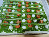 Hojaldre de espárragos y pesto