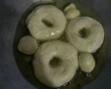 Foto langkah ke 5 dari resep Donat 4 bahan empuk simple banget.
