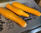 Une image de l'étape 1 de Courgettes jaunes marinées grillées aux graines de nigelle (recette plancha).