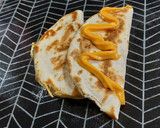 Foto del paso 5 de la receta: Quesadilla de Carne Asada y Queso Fácil (ideal para la once)