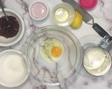 Foto del passaggio 1 della ricetta Muffin con confettura di frutti rossi, cottura airfryer 🌷