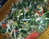 Foto langkah ke 4 dari resep Tumis kangkung+Tauge saos tiram praktis.