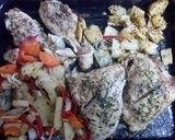 Foto del paso 4 de la receta: Pollo al horno con papas condimentadas