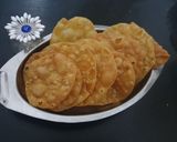 પૂરી (Poori Recipe in Gujarati) રેસીપી સ્ટેપ3ફોટો