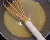 Foto del paso 3 de la receta: Gallo enrollado con espárragos y salsa de limón