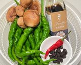 Truffle Soy Sauce with Manganji Green Pepper 松露醬油炒糯米椒的食譜步驟1照片