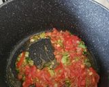 A picture of step 2 of Shawarma with onion 🌰 and tomato 🍅.