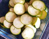 Une image de l'étape 1 de Pickles de courgette aigre-doux au curry.