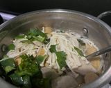 Foto langkah ke 2 dari resep Jamur Enoki kuah baso.