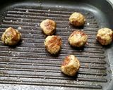 Foto langkah ke 5 dari resep Homemade meatballs.