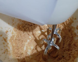 Foto del paso 1 de la receta: Budín inglés Económico (con corazón de Dulce de leche y chispas)