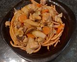 Szójaszószos csirkecomb filés zölséges píritott makaróni tészta recept fázis 5 fotója