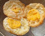 Foto langkah ke 1 dari resep Telur Ceplok Asam Manis Pedas.