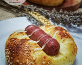 Foto langkah ke 2 dari resep Roti Sosis Parmesan.