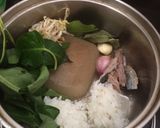 Foto langkah ke 1 dari resep MPASI Lengkap Gizi #4 Nasi Ikan Kembung, Kangkung, Toge dan Kaldu Udang 8+mo.