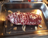Foto del paso 1 de la receta: Redondo de ternera relleno de pasas y piñones