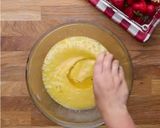 A picture of step 4 of Strawberry Cheese Cake Roll.