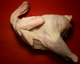 Foto del paso 2 de la receta: Pollo silvestre en salsa de azafran y patatas baby