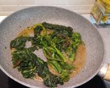 Foto del passaggio 2 della ricetta Riso venere con cime di rapa e spinaci