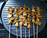 Foto langkah ke 3 dari resep Sate Jamur Tiram & Champignon.
