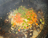 Foto del paso 5 de la receta: Arroz con camagroc, secreto, alcachofas..
