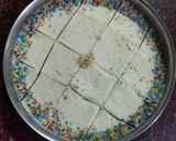 A picture of step 5 of Oats chocolate burfi.