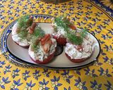 Une image de l'étape 10 de Tomates farcies au crabe, mayonnaise et aneth.